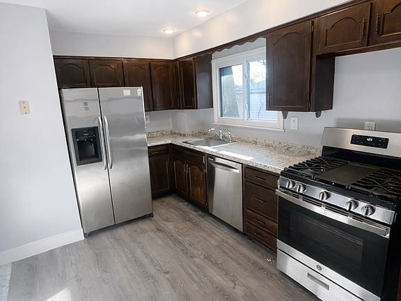 2nd image of 256-20 Craft Ave #2A