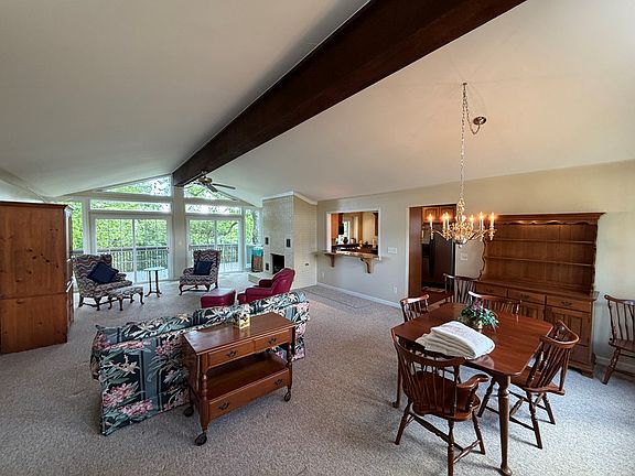 3rd image of 794 Rhododendron Rd