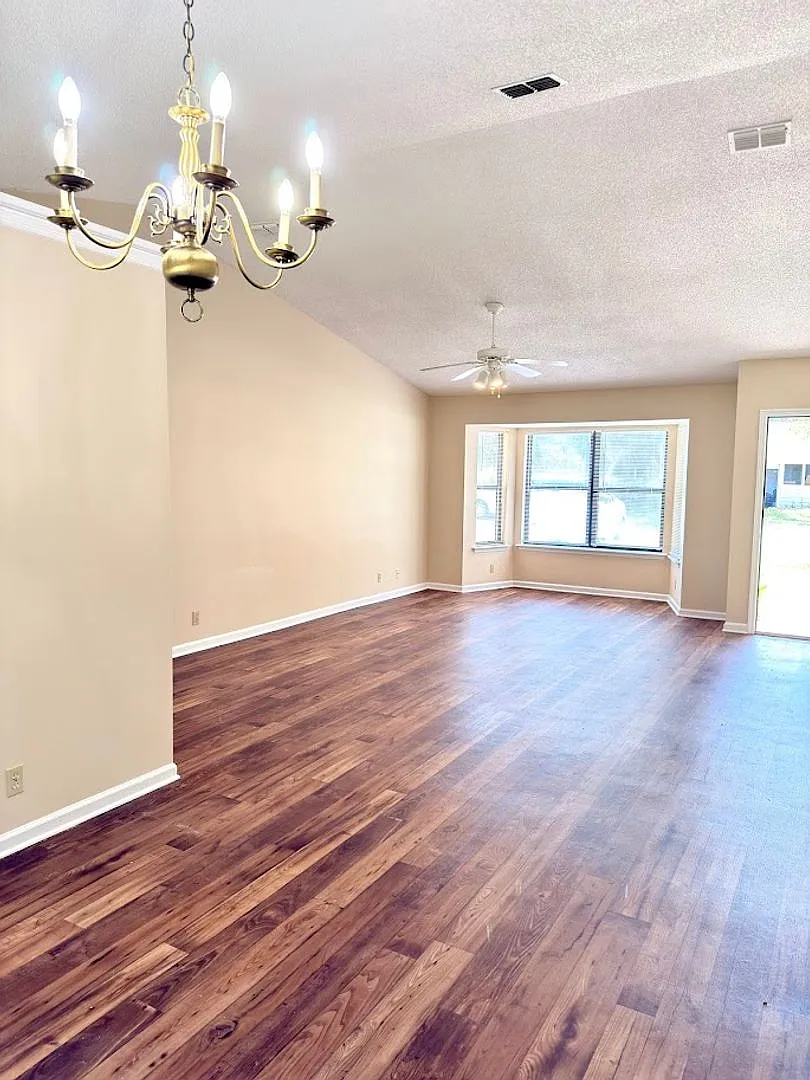 202 Cypress Drive — Photo 3