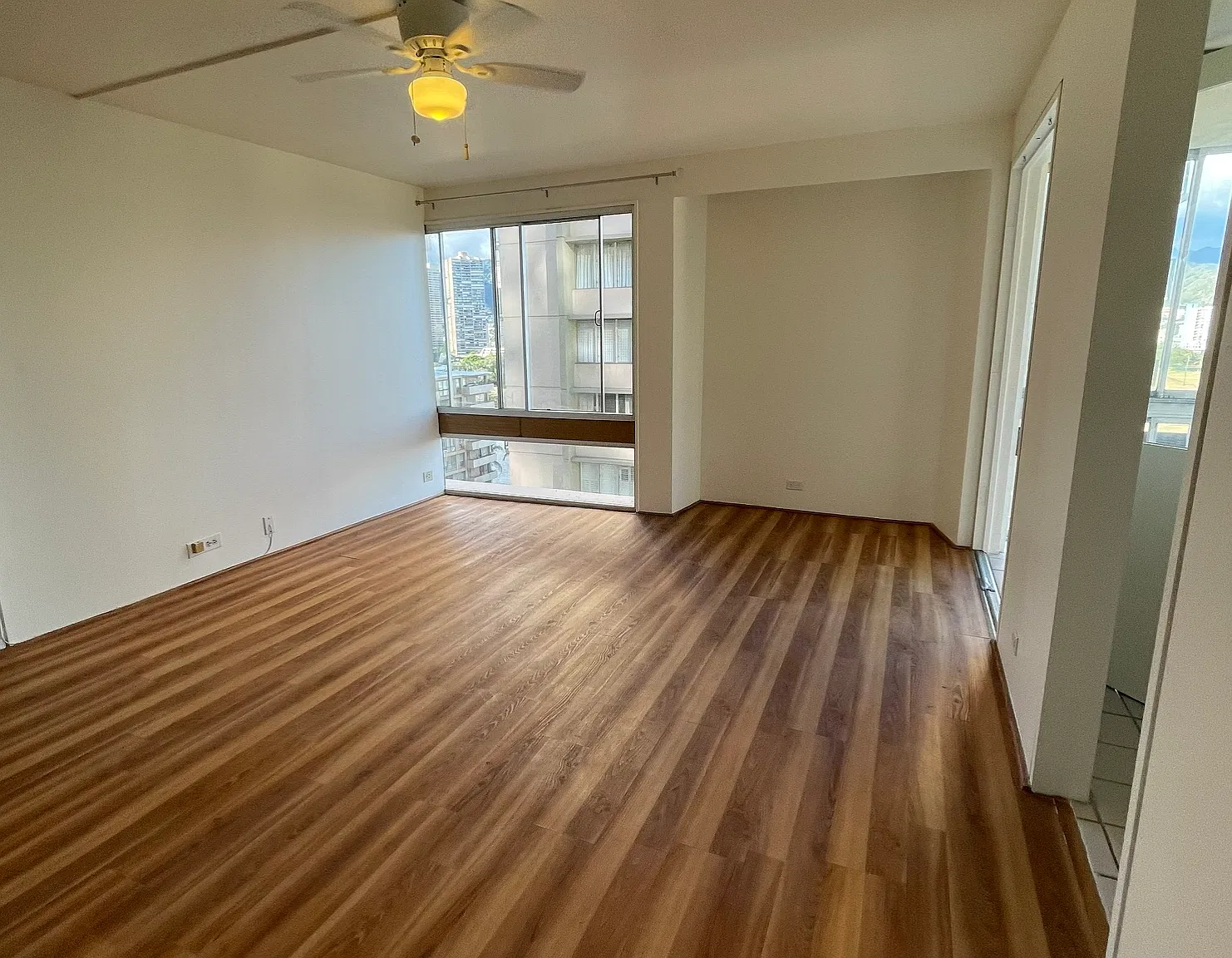 2 bed, 906 sqft, $2,950 — Photo 3