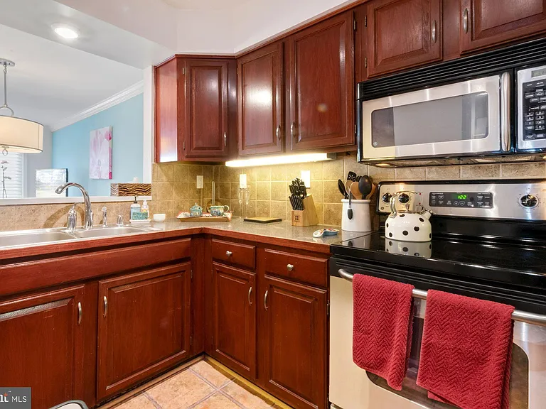 1080 Wisconsin Ave NW #405 — Photo 13