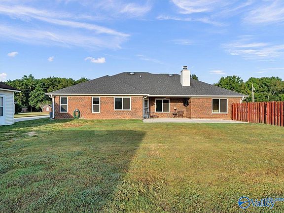 4th image of 129 Edgebrook Dr