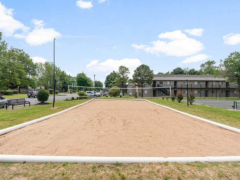 Deerfield Estates - First Months Rent FREE *Select Units Only* — Photo 59