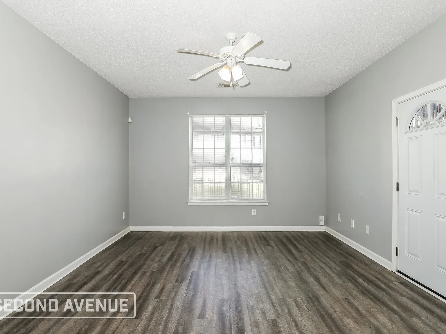 3 bed, 2.5 bath, 1608 sqft, $1,895 — Photo 3