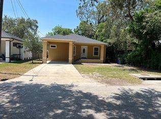 3721 E Powhatan Ave, Tampa, FL 33610