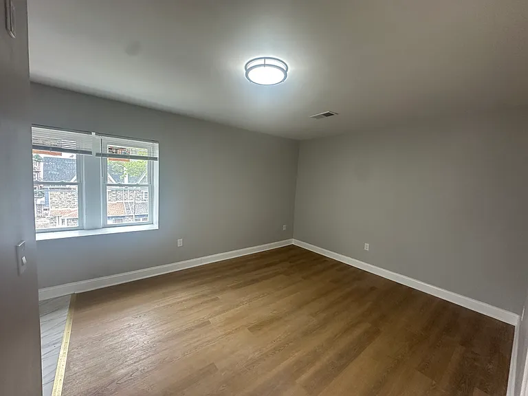 806 N 64th St — Photo 26