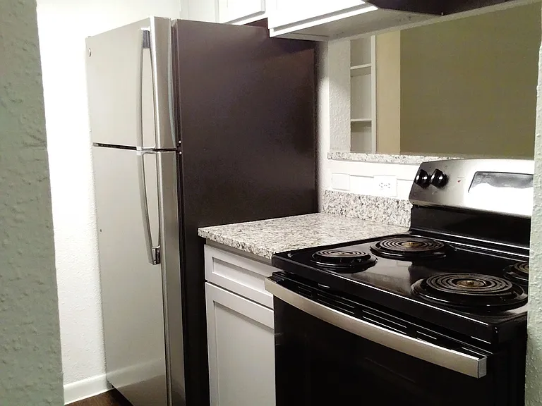 Southmore Park Apartments — Photo 4