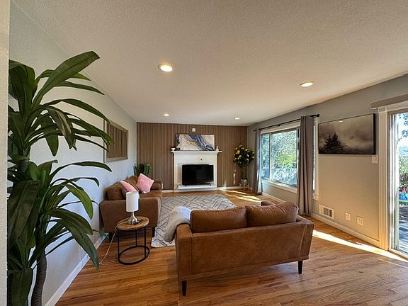2nd image of 362 Brigitte Dr