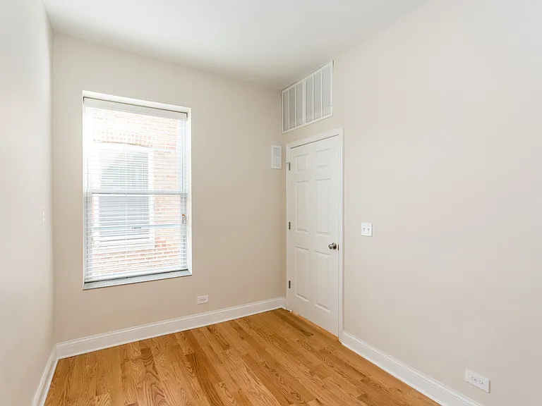 915 S Aberdeen St — Photo 26