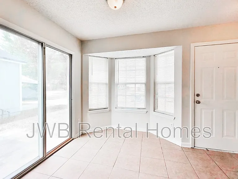 5119 Somerton Ct — Photo 4