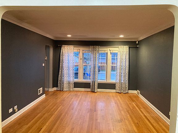 4th image of 10242 S Talman Ave