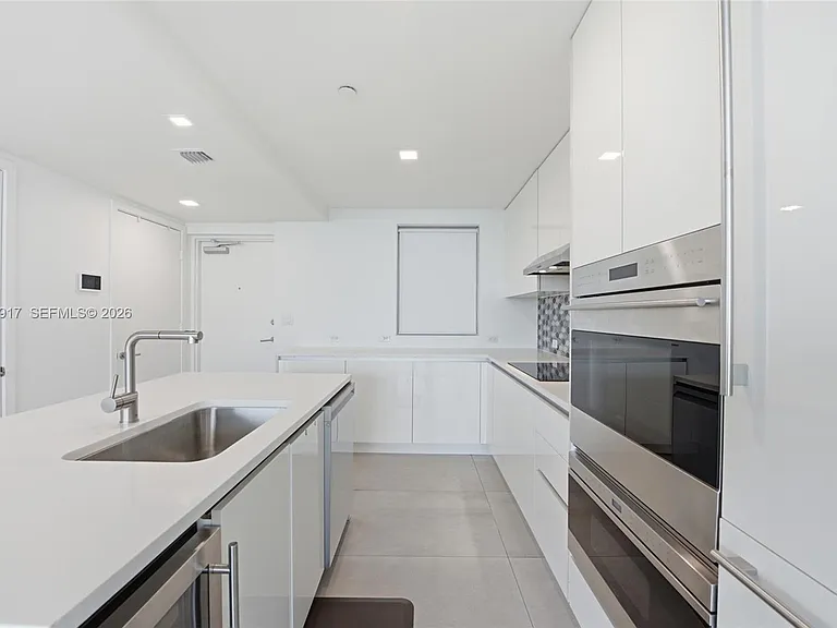 1201 20th St #410 — Photo 39