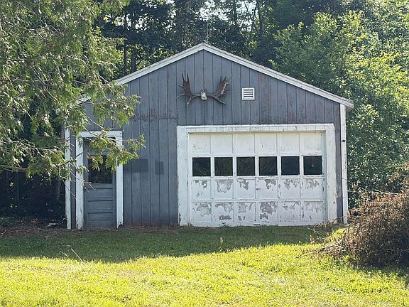 2nd image of 38 Meadow Cove Road