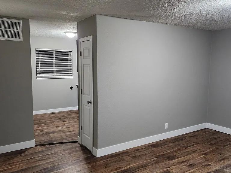 629 S Campbell Ave #B — Photo 6