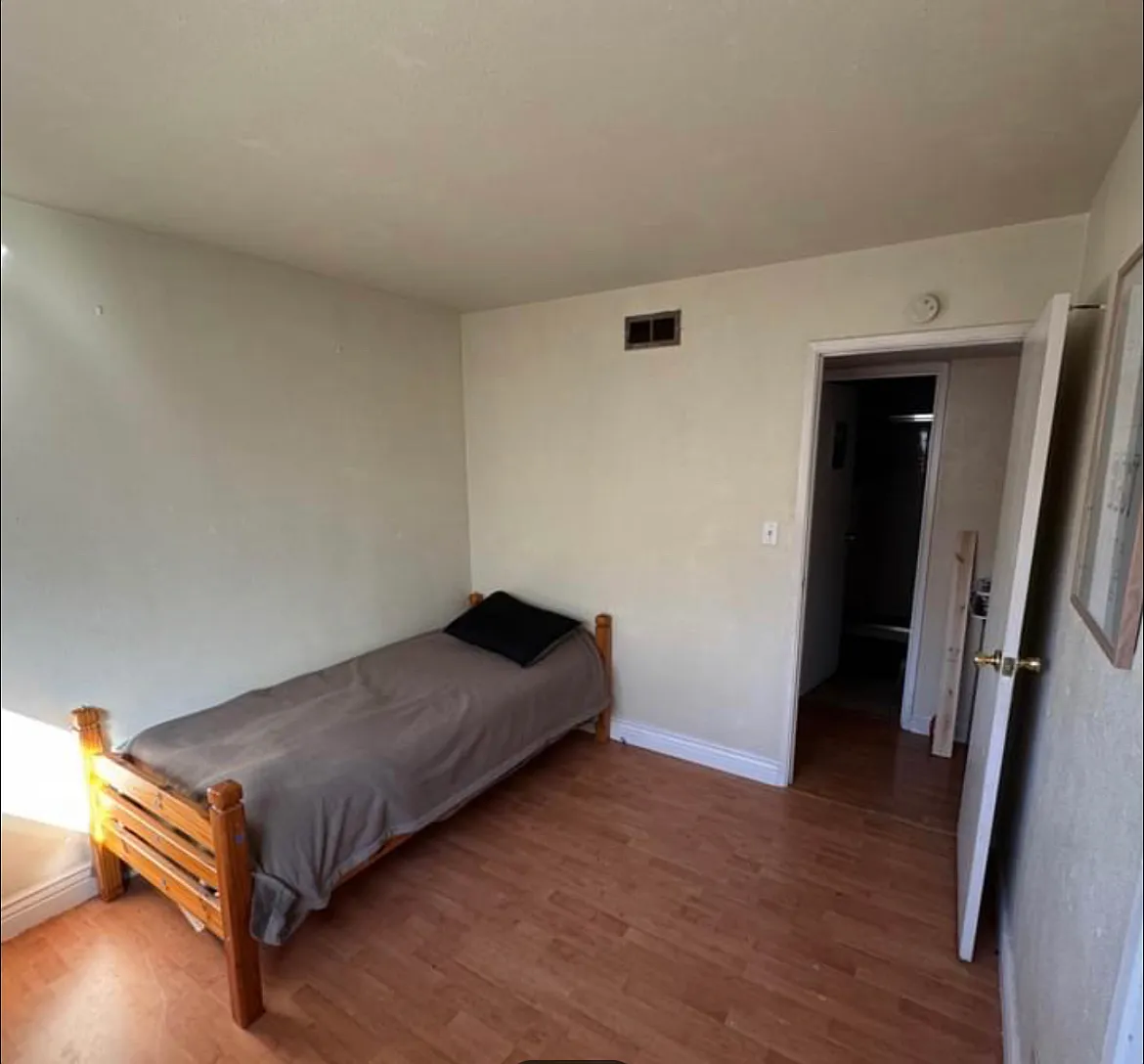 3 bed, 1750 sqft, $990 — Photo 1