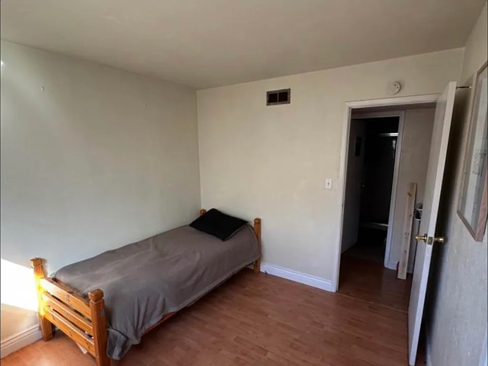 3 Wilford St