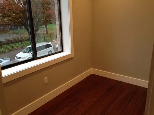 Rented by Premier Metro Realty Corp | media 23