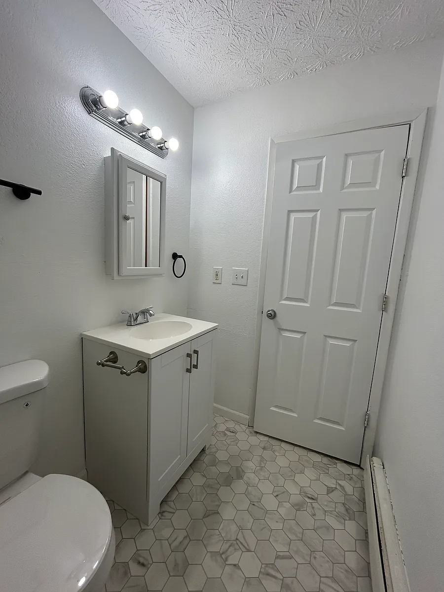 Building Photo - 7531 Peck Ave #2