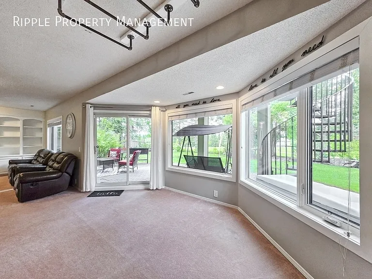138 Mount Robson Close SE — Photo 21