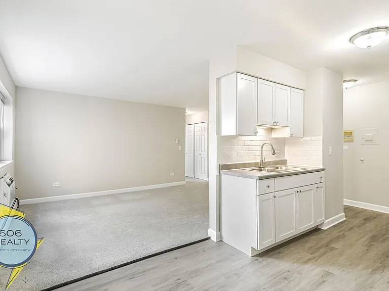 Royal Arms Apartments! Special Offer! — Photo 19