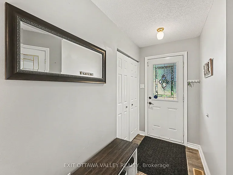 11 Maple Dr — Photo 2