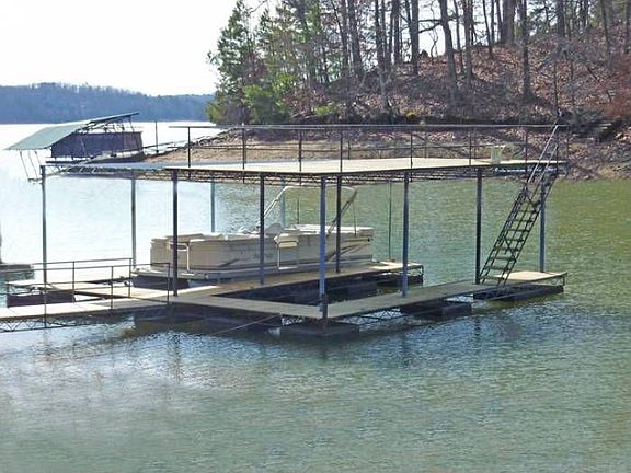 D S party dock