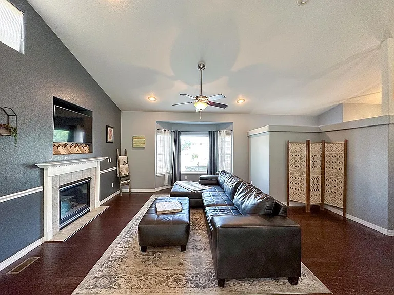 2705 Stone Creek Rd — Photo 3