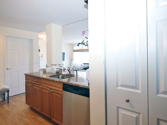 4th image of 300 Broad St APT 603