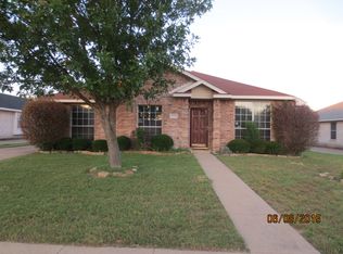1112 Canyon Rdg, Cedar Hill, TX 75104