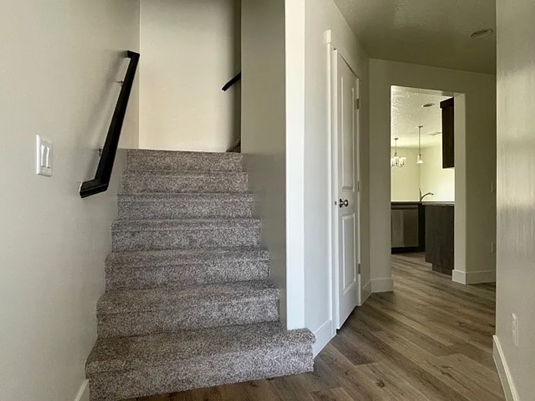 5888 S Fairlane Way — Photo 4