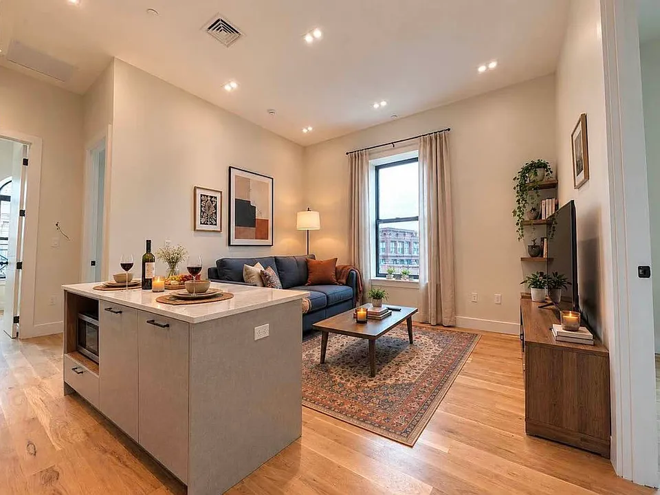 174 Broadway #5