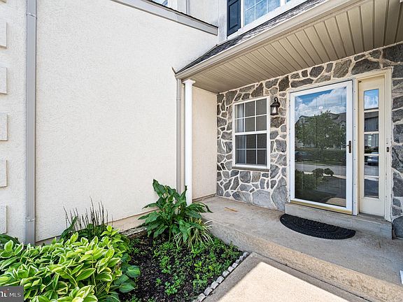 2nd image of 713 Whitetail Cir