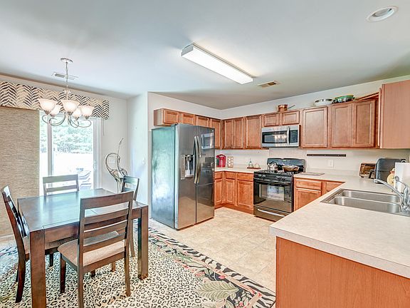 5th image of 156 Keaton Brook Dr