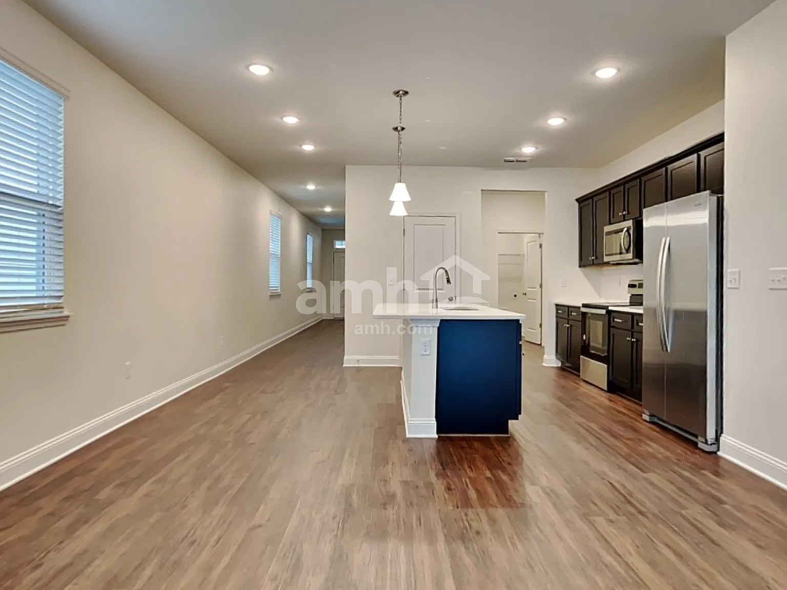 3 bed, 2.0 bath, 1588 sqft, $2,485 — Photo 4