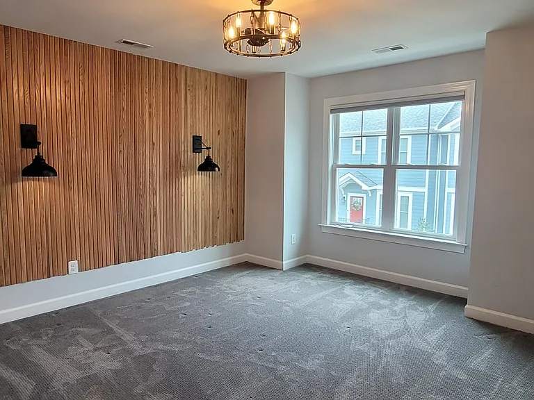 2022 Holmes Ct E — Photo 16