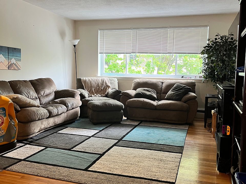 1st image of 21 Radcliffe Rd #3F