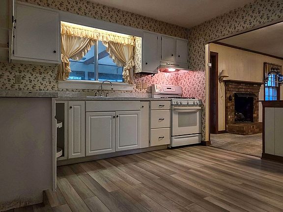 4th image of 12191 Howards Mill Rd