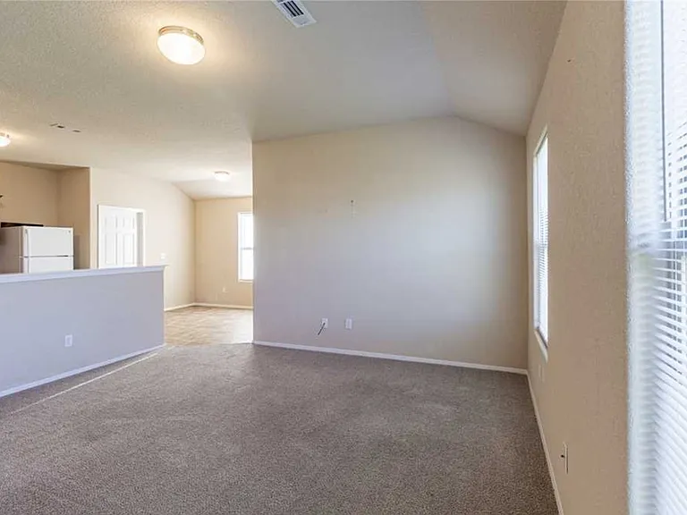 713 69th Ave — Photo 8