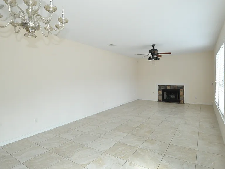 12427 Zeller Ln — Photo 12
