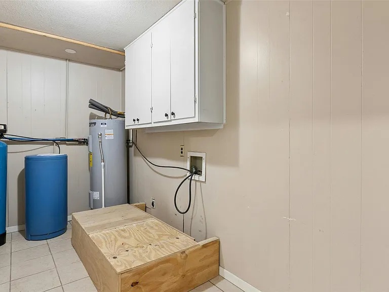 1401 Dragon Dr — Photo 20