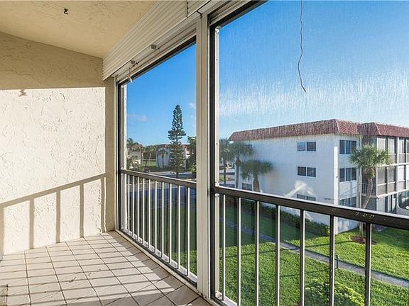5th image of 9800 N Hollybrook Lake Drive #309