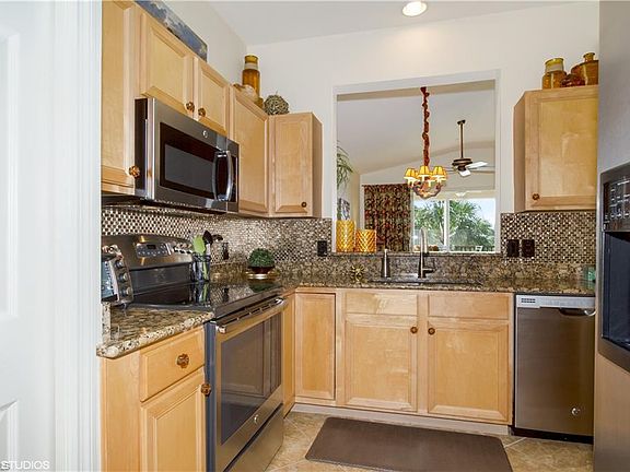 4th image of 2350 Carrington Ct #7-201