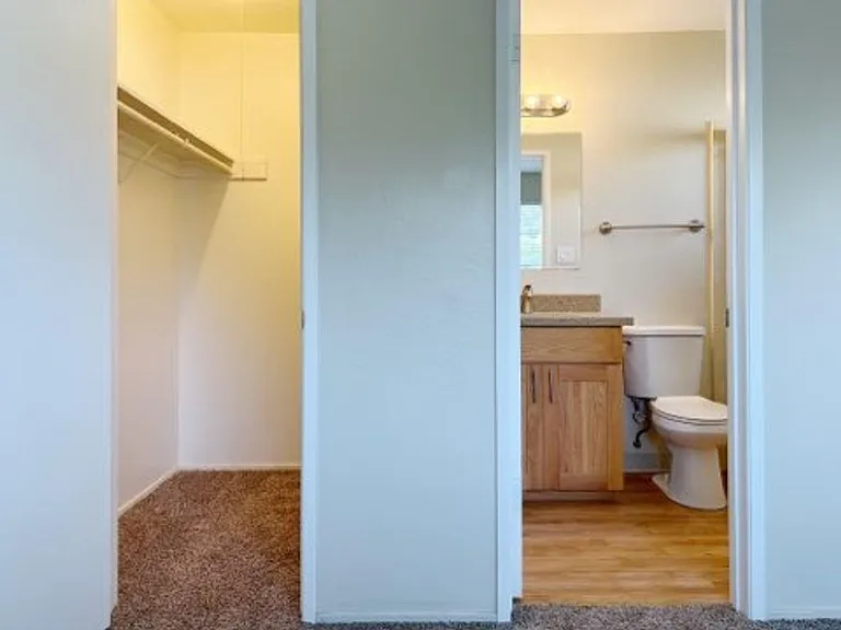 Berkeley Apts — Photo 9
