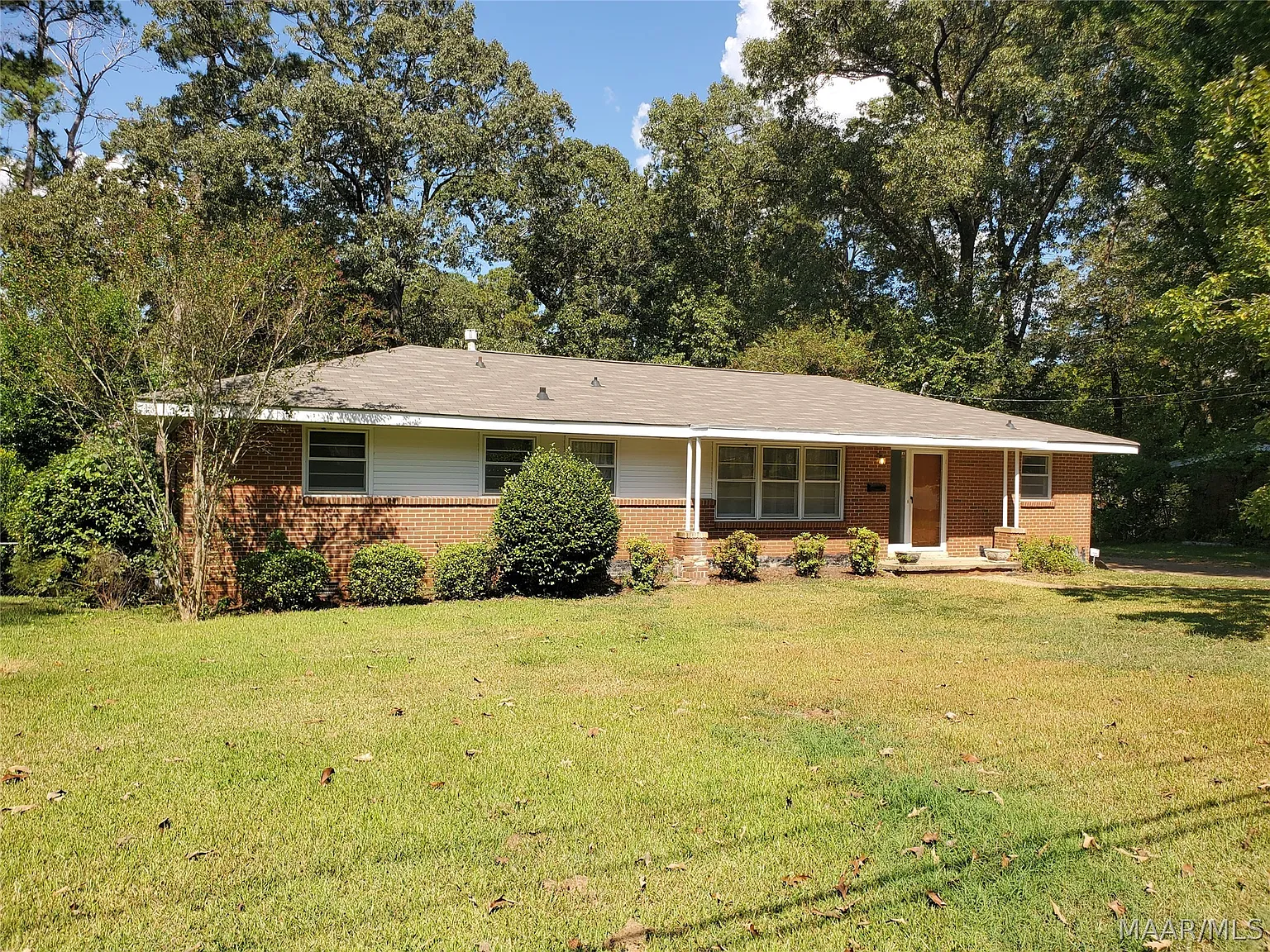 3 bed, 2.0 bath, 1620 sqft, $1,450 — Photo 4