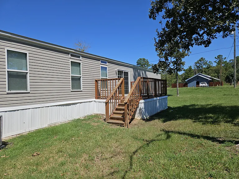 Deck in back of home