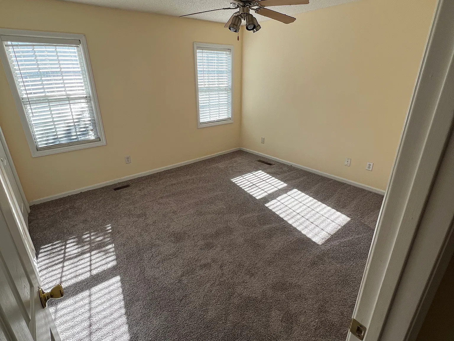 2 bed, 1.5 bath, 1200 sqft, $1,175 — Photo 4