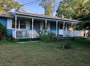 4 bed, 1900 sqft, $3,000 — Photo 1