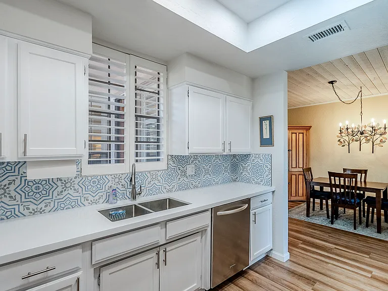 1029-7800 E Lincoln Dr — Photo 10