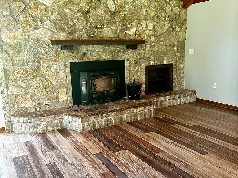 8100 E Mount Hope Rd — Photo 6