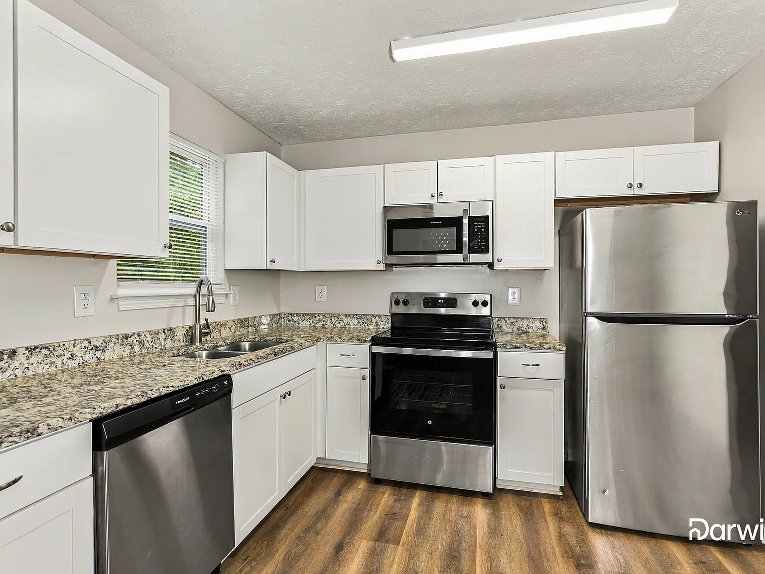 3 bed, 2.0 bath, 1150 sqft, $1,750 — Photo 2